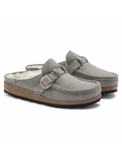 Birkenstock Sabots Fourrés Femme Buckley Suede Shearling Daim Gris 15 Birkenstock Sabots Fourrés Femme Buckley Suede Shearling Daim Gris -Hylton Magasin 1023368 birkenstock 3